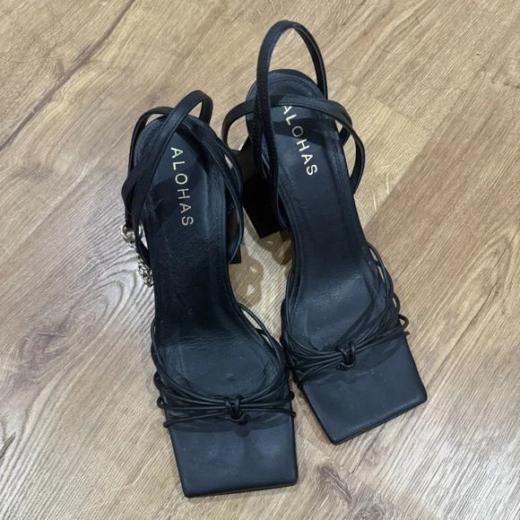 ALOHAS strap heels - Picture 3 of 8